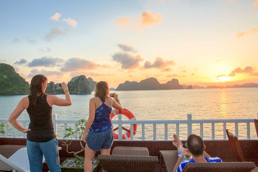 2-Day Royal Palace Ha Long Bay & Ti Top Island Cruise - FAQ