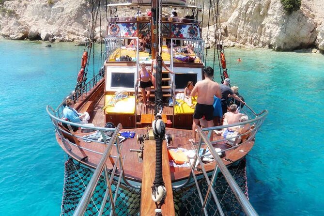3 Island Cruise Tour in Kos Island with Personalized Audio Guide - Vathy, Kalymnos: the port break with honey and orange juice