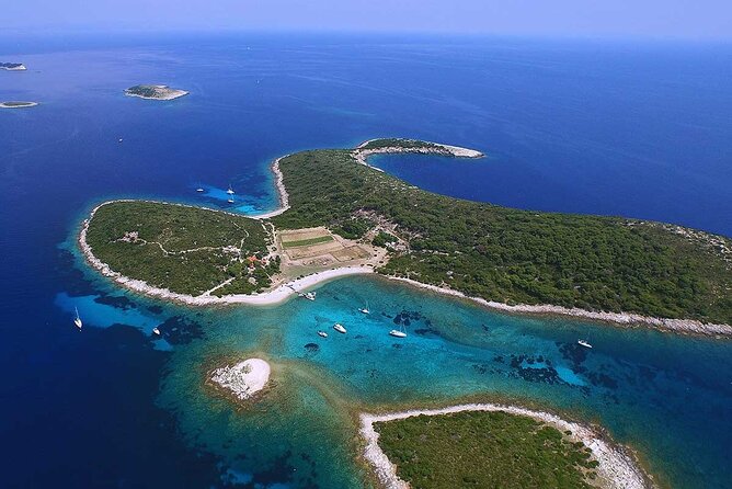 6 Island Hopping & Blue Mysteries: Shared Tour from Split - Stop 6: Hvar town break—where you’ll actually feel the island culture