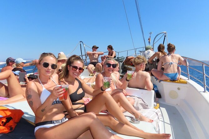 A Day's 3-Island Cruise Tour with Transfer - Hotel pickup and the 10:00 am departure: what to expect