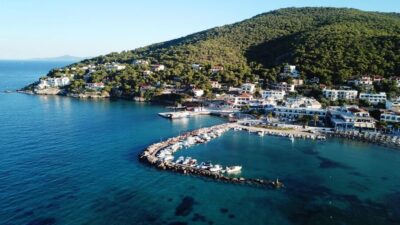 Athens: Full-Day Island Hopping Cruise with Lunch & Transfer - Getting to the Pier: The Early Pickup That Sets the Pace