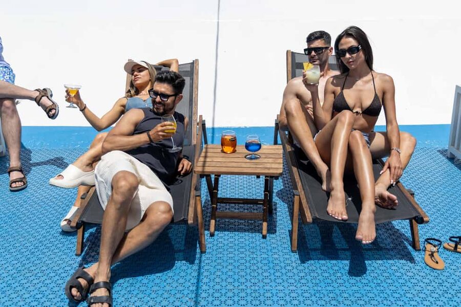 Athens: VIP Swimming Cruise to three islands - Lunch, meze, and unlimited drinks: where the value really shows