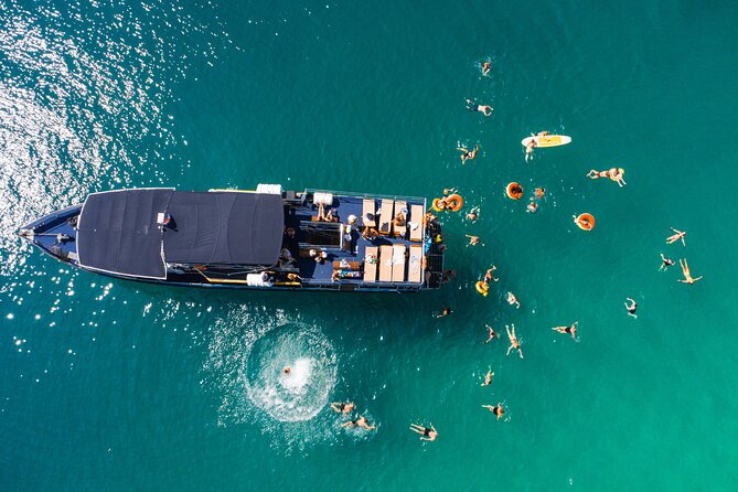 Blue Lagoon & 3 Islands Cruise with Lunch from Split - Lunch and wine onboard: included food, plus a reality check on taste
