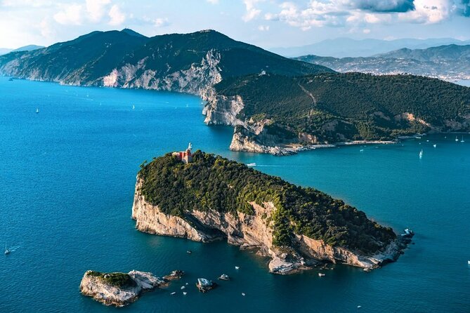 Boat Tour of the 3 Islands & Portovenere - Tino Island: Lighthouse Mystique and WWII-Era Tunnels
