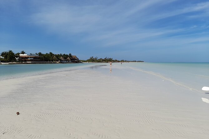 Boat Tour of Three Islands in Holbox with Transportation - Pickup, meeting point, and how the day stays simple