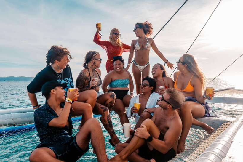 Boracay: Island Hopping & Cliff Jumping by Haqqy Life - Snorkeling Marine Life: Guided Viewing and a 100 PHP Fee