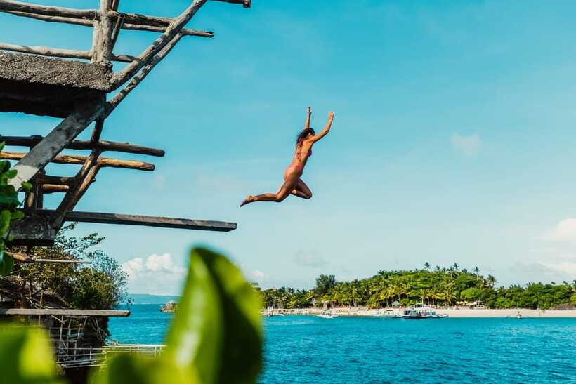 Boracay: Island Hopping & Cliff Jumping by Haqqy Life - Food and Drinks: Snacks Included, Lunch Scheduled