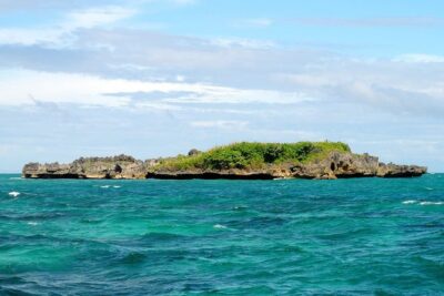 Boracay Island Hopping + Hot Kawa + Parasailing + Helmet Diving - Stop 1: Puka Shell Beach area, plus lunch and the hot kawa bath