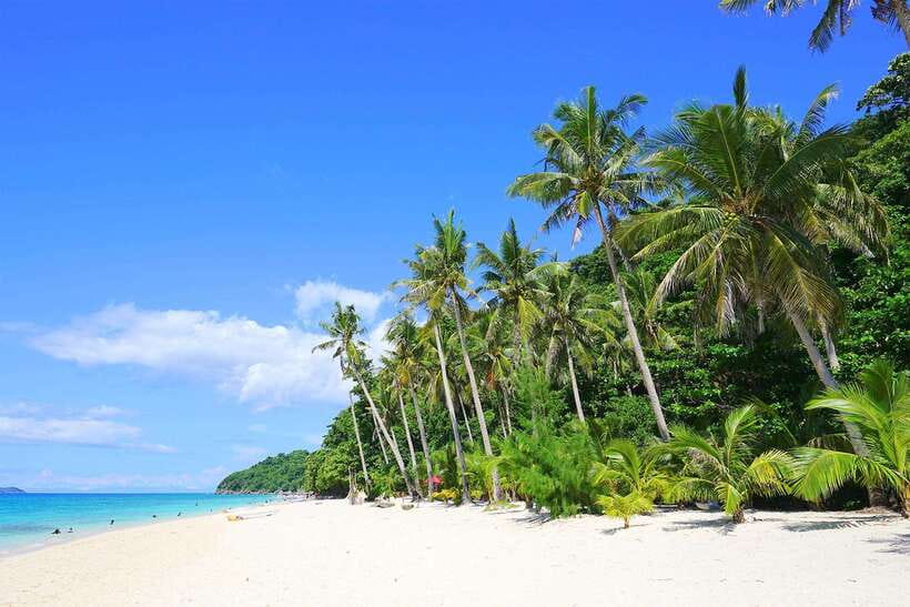 Boracay: Island Hopping with Crystal Kayak & Helmet Diving - Island hopping by boat: beaches, lagoons, and the snorkeling rhythm