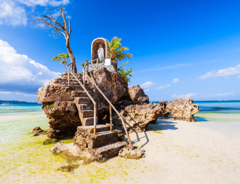 Boracay: Island Hopping with Lunch and Hot Kawa Bath - Tambisaan Beach Photo Stop: Quick Views, Less Time