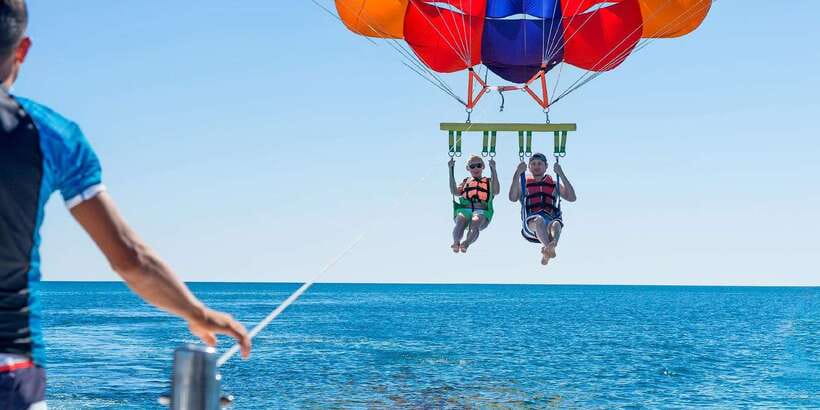 Boracay: Island Hopping with Parasailing Experience - Lunch stops: buffet time that keeps the tour moving