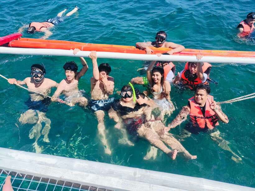 Boracay: Island Hopping with Snorkeling and Crystal Cove - Lunch on Boracay: buffet timing and what’s on the plate
