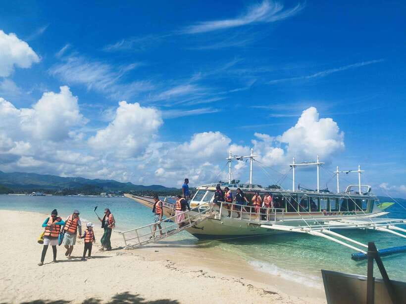 Boracay: Private Island Boat Tour and Lunch with Seaview - Meeting At White Beach and Boarding Your Private Boat