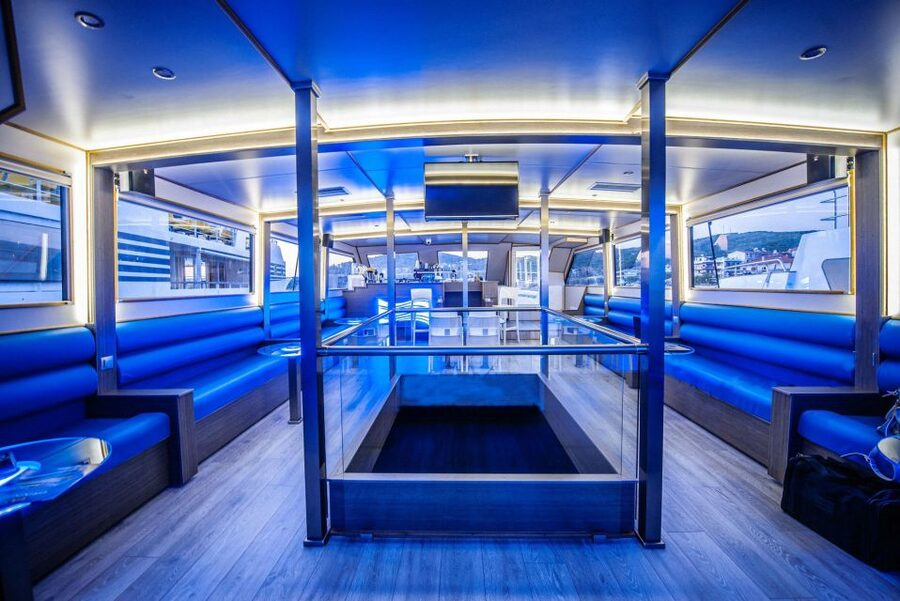 Chalkidiki: Blue Lagoon & Ammouliani Island Cruise & Lunch - What the Onboard DJ and VIP Deck Really Add