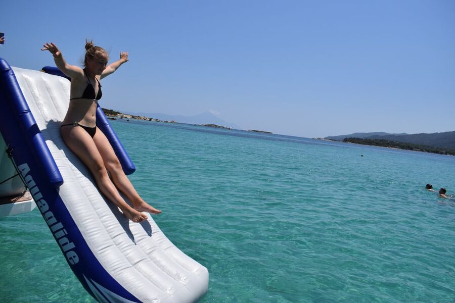 Chalkidiki: Blue Lagoon & Ammouliani Island Cruise & Lunch - Yellow Corals Through the Glass-Bottom Boat Window