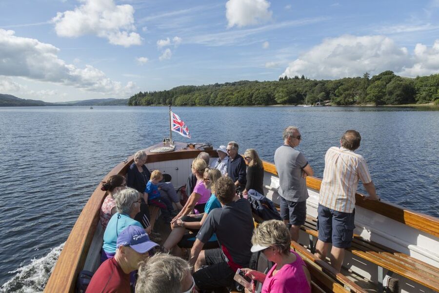 Coniston Water: 60-Minute Wild Cat Island Cruise - Routes and your ticket: how the red and yellow options help you plan