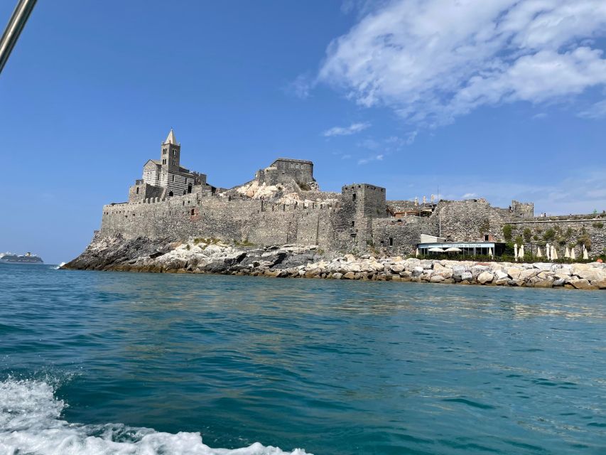 Cruise:Portovenere and the 3 islands with aperitif included! - Le Grazie photo stop and the value of small “pauses”
