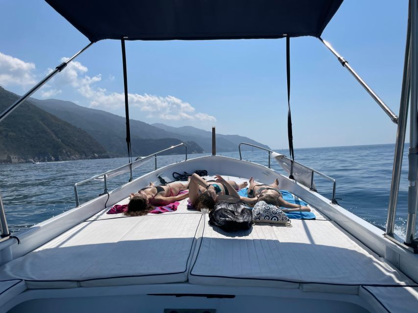 Cruise:Portovenere and the 3 islands with aperitif included! - The Gulf of Poets cruise: Fezzano, Cadimare, Le Grazie in motion