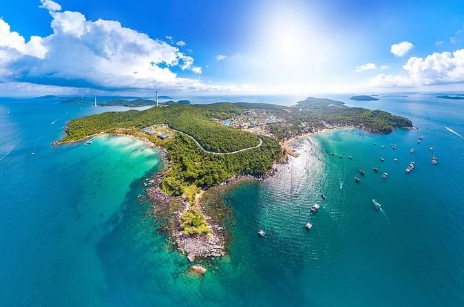 Discover 3 islands of Phu Quoc by boat - Gam Ghi Island snorkeling plus lunch on board