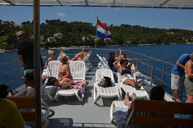 Dubrovnik: 3 Islands Boat Tour with Lunch & drinks(FR, ES, EN) - The vibe: a party-deck cruise with real island time
