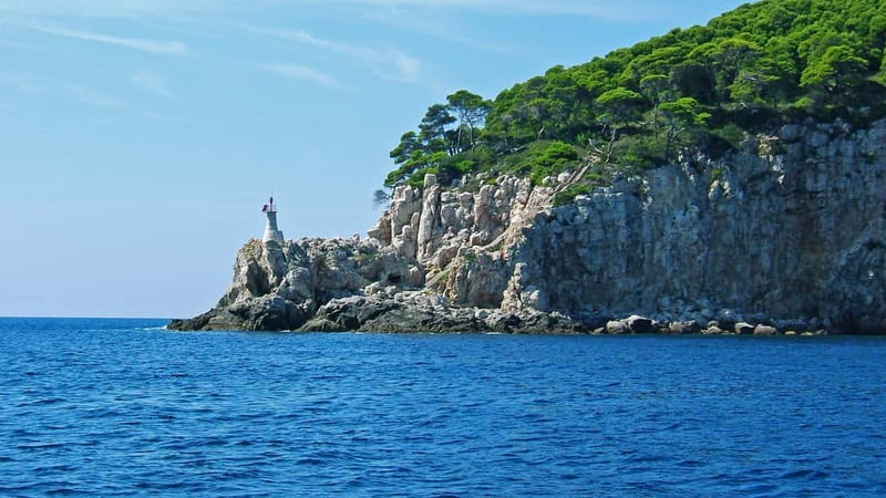 Dubrovnik: 3 Islands Fun Boat Trip with Drinks (FR, ES, EN) - On the way to Šipan: cruise time you can use for photos