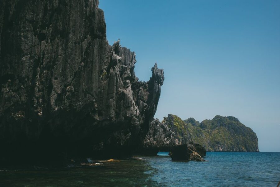El Nido: Full-Day Premium Island Hopping Catamaran Cruise - Snacks, drinks, and what extra costs you should expect