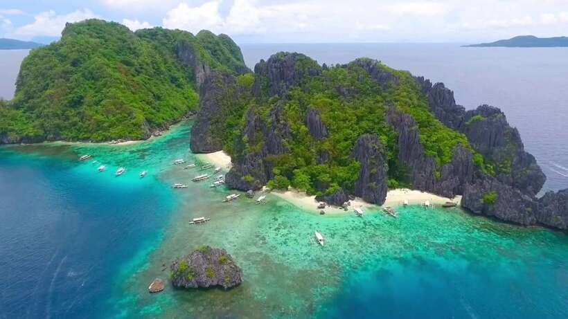 El Nido: Island Hopping Tour A Lagoons and Beaches - Crew, Safety, and Photos: The People Make the Day