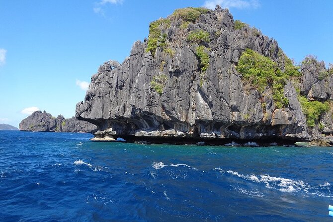 El Nido Island Hopping Tour A with Lunch - Shimizu Island: swimming with shade and breathing room