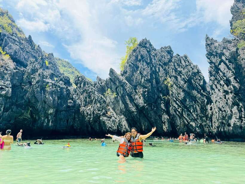 El Nido: Island Hopping TOUR A with Lunch, Transfer & EDTF - Shimizu Island: lunch under cliffs and swimming with colorful fish