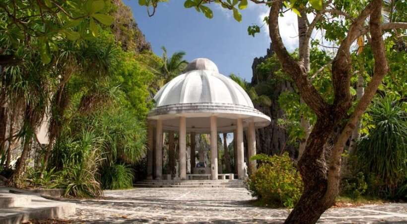 El Nido Island Hopping Tour C: Hidden Beaches & Shrine - Helicopter Island: the “movie moment” opening stop