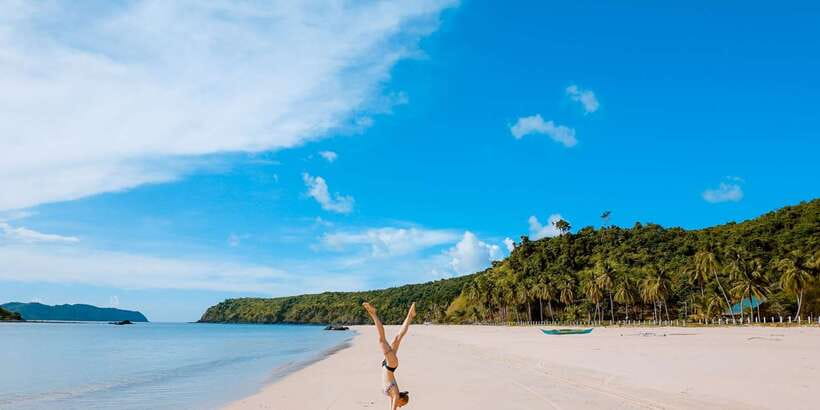 El Nido Island Hopping Tour C: Hidden Beaches & Shrine - Hidden Beach and Secret Beach: how to enjoy tight entries without stress