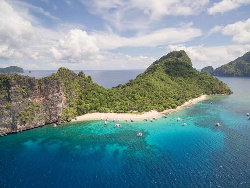 El Nido Island Hopping Tour C: Hidden Beaches & Shrine - Meeting point at Marber’s Beach Club and getting organized fast