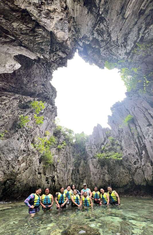 El Nido: Island Hopping Tour C with Lunch EDTF included - Secret Beach and Hidden Beach: swim coves that demand a little stamina