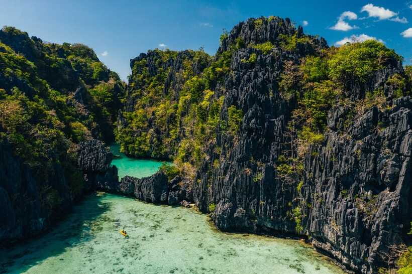 El Nido: Private/Exclusive Island Hopping Tour D BEST PRICE - The boat setup: what’s included for safety and comfort