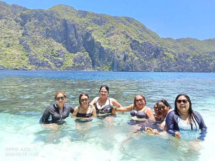 EL NIDO: Private Island Hopping Tour C w/BUFFET LUNCH - Lunch on Tour C: buffet convenience, plus one food-safety caution