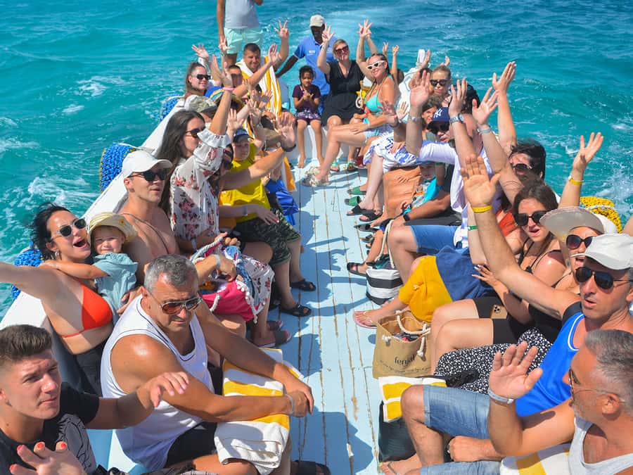 From Hurghada: Giftun Island Cruise with Lunch & Watersports - Transfers and timing: where the day can feel smooth or crowded