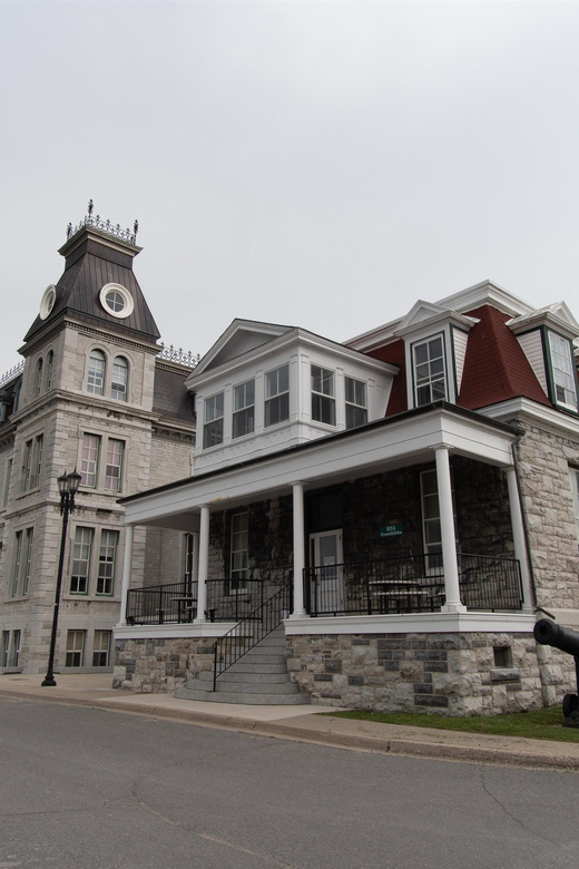From Montreal: Kingston City Day Trip & 1000 Island Cruise - Comfort, group flow, and what to pack for a long day