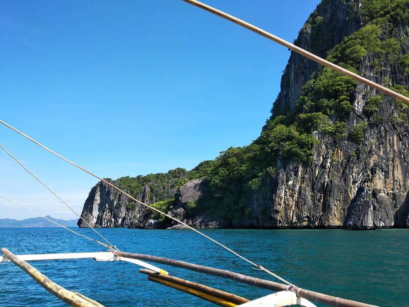 From Puerto Princesa: Day Trip to El Nido and Island Hopping - Lunch on a long day: included food, but manage your expectations