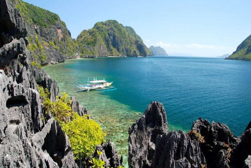 From Puerto Princesa: Day Trip to El Nido and Island Hopping - The boat day details: how the pace and crowds can affect you