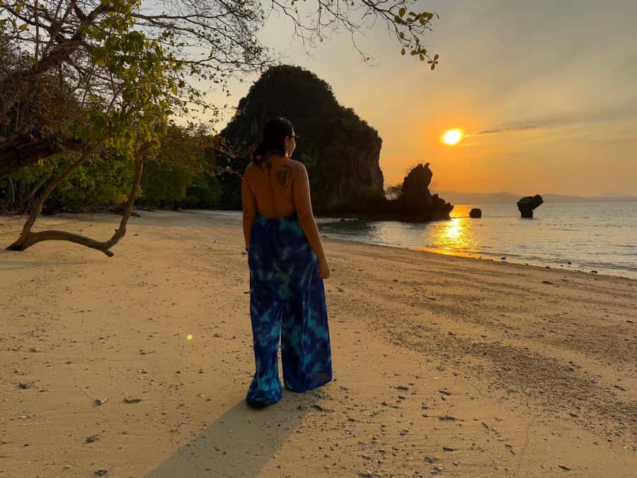 From Railay: Island Hopping Tour by Private Longtail Boat - Sunrise vs late afternoon: how timing shapes the whole day