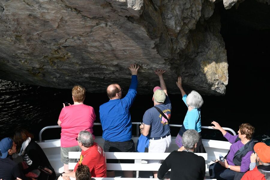 From Rome: Capri and Anacapri Guided Tour and Island Cruise - Piazzetta and the Gardens of Augustus: your guided Capri grounding