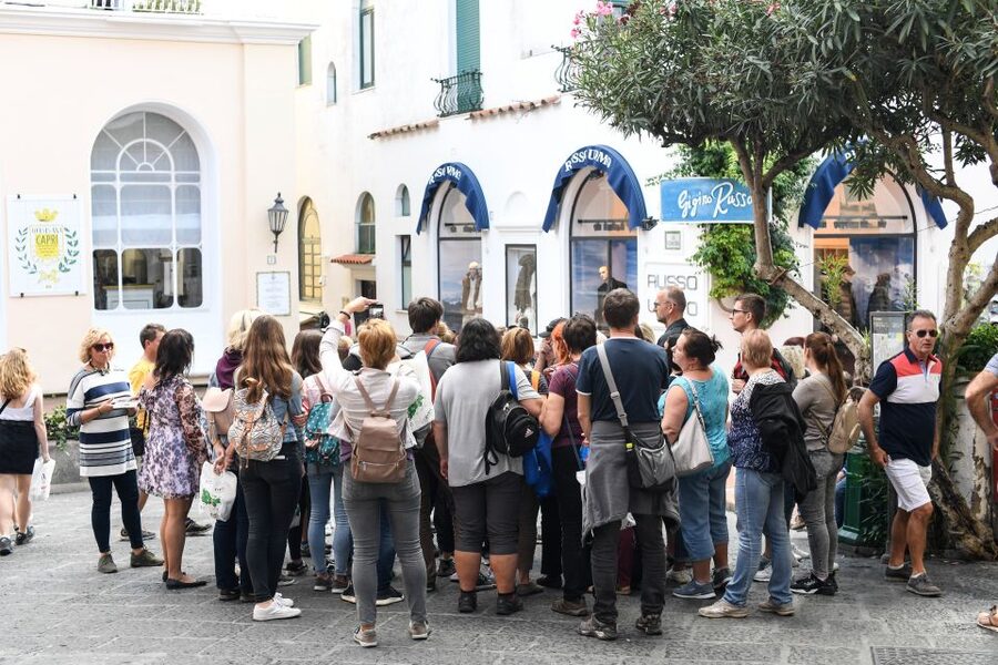 From Rome: Capri and Anacapri Guided Tour and Island Cruise - Lunch, shopping, and free time: how to use it well
