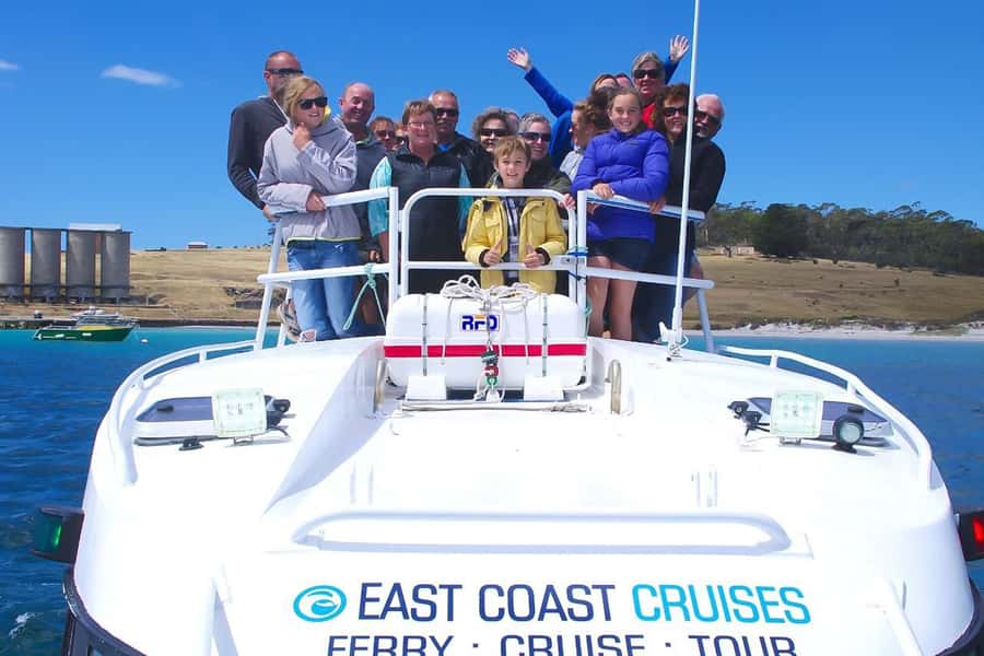 From Triabunna: Maria Island Cruise & Guided Walk with Lunch - Lunch on the anchored boat: eating while the coastline does the work