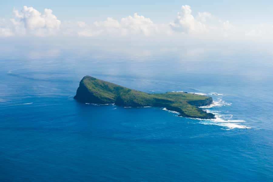 Grand Baie: Three Islands Private Boat Trip and Beach BBQ - The in-between moments: photos, cruising, and the way the crew keeps it smooth