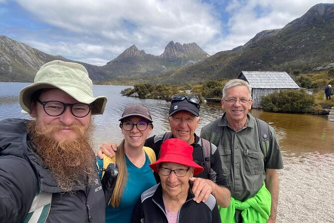 Ile Des Phoques and Maria Island Cruise and Walk Day Tour with Lunch - Lunch on Board: Tasmanian Wine, Snacks, and Not Having to Plan Food