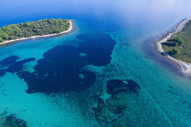 Island hopping (6 Islands) private tour from Trogir or Split - Stop 3: Maslinica on Šolta for Coffee and a Fisherman Village Stroll