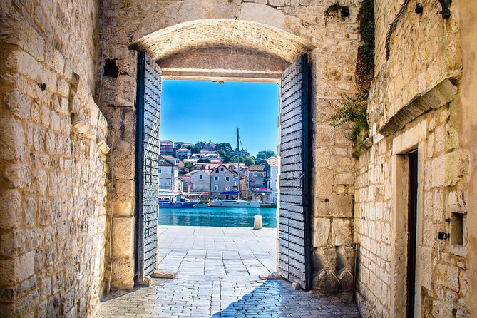 Island Hopping Boat Excursion with Lunch (Trogir,Blue Lagoon, Šolta) - Šolta and Maslinica: street art, beaches, and a calmer shoreline