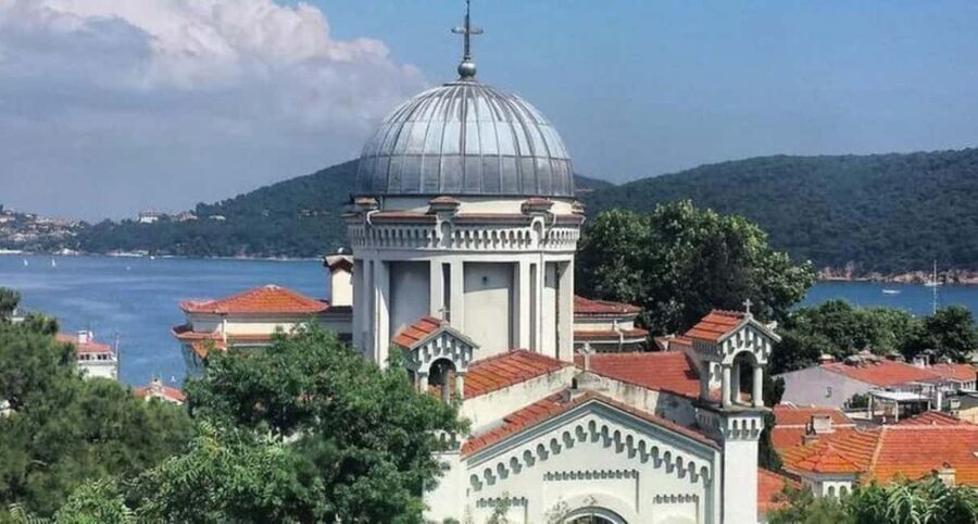 Istanbul Prince Island Cruise with Lunch & Free Time - Heybeliada: pine-forest strolling and cooler, quieter breaks