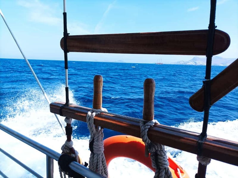 Kos: 3-Island Cruise with Lunch and Hotel Transfer - Crew, Guide Style, and the On-Board Experience