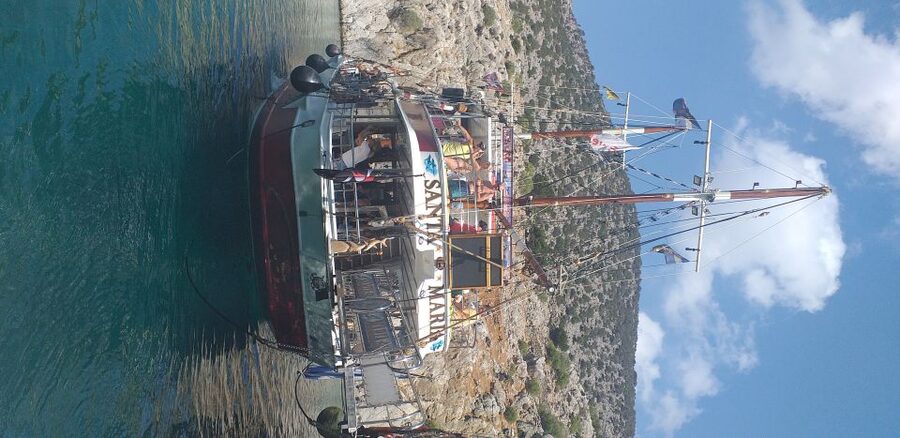 Kos: 3-Island Cruise with Lunch, Swimming and Audio Guide - Kalymnos for sponges and honey: why Vathy is the real “culture stop”